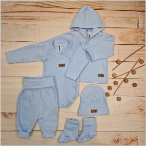 22 wyprawka dla noworodka do szpitala prążkowana.jpg