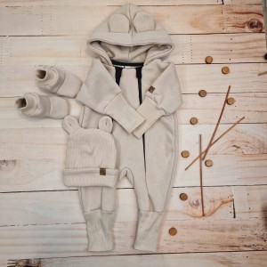 73cz komplet komnbinezon z ocieplanej dresówki uszka czapka buciki.jpg