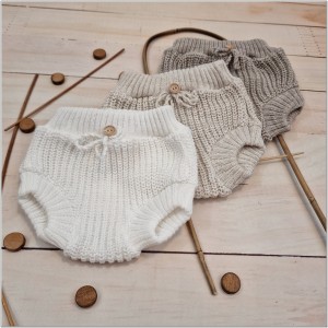 14 włóczkowy spodenki bloomersy niemowlęce .jpg
