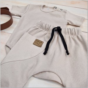 10 komplet body +spodnie prążek krótki rękaw.jpg