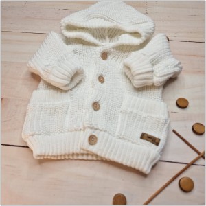 11 włóczkowy sweterek rozpinany z kapturem.jpg