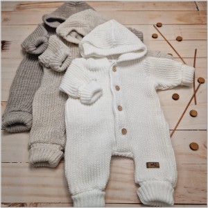 25 kombinezon włóczkowy rosnący z dzieckiem.jpg