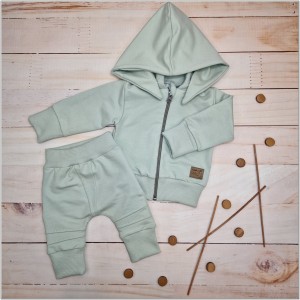 1 dres niemowlęcy z odpinanym kapturem .jpg