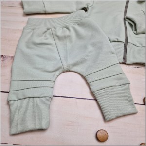 4 dres niemowlęcy z odpinanym kapturem .jpg