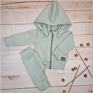 15 dres niemowlęcy z odpinanym kapturem .jpg