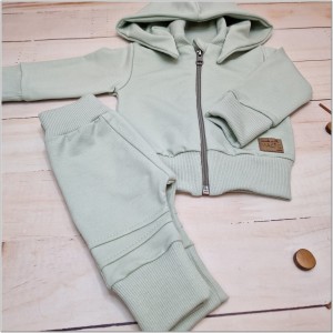 16 dres niemowlęcy z odpinanym kapturem .jpg