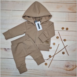 21 dres niemowlęcy z odpinanym kapturem .jpg