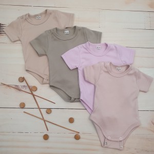 15body z krótkim rękawem rosnące  wraz z dzieckiem, regulacja.jpg