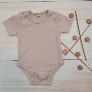 10body z krótkim rękawem rosnące  wraz z dzieckiem, regulacja.jpg