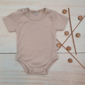 13body z krótkim rękawem rosnące  wraz z dzieckiem, regulacja.jpg