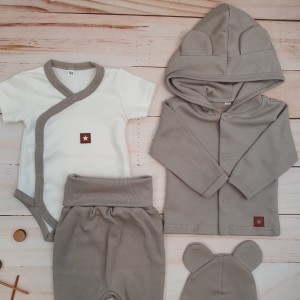 24cz wyprawka do szpitala body spodnie czapka kaftanik .jpg