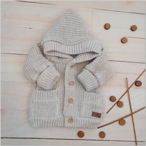 8 sweterek beżowy rozpinany niemowlęcy.jpg