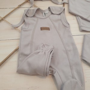 28$cz komplet wyprawka do szpitala śpiochy body czapka kaftanik.jpg