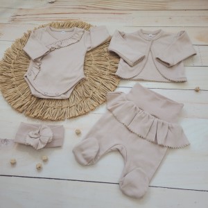 25 4 częściowa wyprawka komplet niemowlęca niemowlę noworodek kaftanik body półśpiochy opaska chrzest .jpg