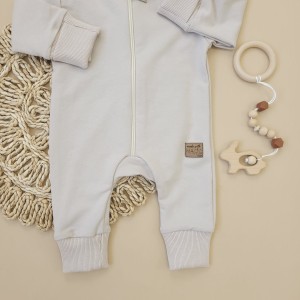 2niemowle noworodek wyprawka do szpitala czapka kombinezon.jpg