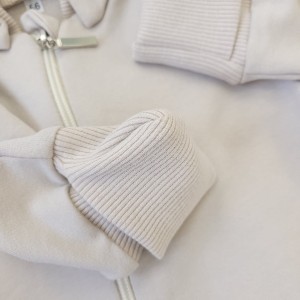 4niemowle noworodek wyprawka do szpitala czapka kombinezon.jpg