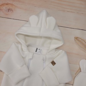 4kombinezon biały niemowlęcy niemowlę noworodek chrzest chrzciny czapka buciki ocieplana dresówka dwa.jpg