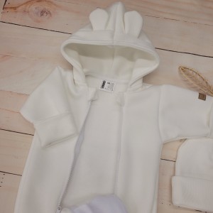 6kombinezon biały niemowlęcy niemowlę noworodek chrzest chrzciny czapka buciki ocieplana dresówka dwa.jpg