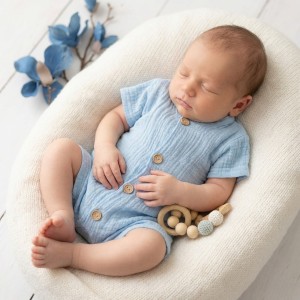 Rampers muślinowy zapinany na guziki błekitny dla chłopca 56-98