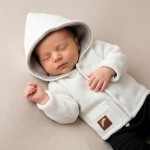 Ciepła dziergana kurtka sweterkowa z kapturem dwustronna 56-86 beżowo-biała 