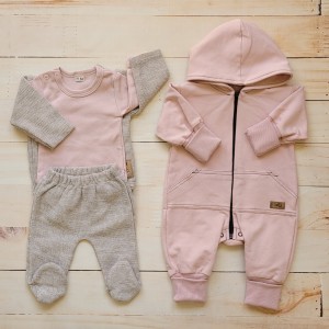 Stylizacja wiosenna dziewczęca pudrowa kruszynka