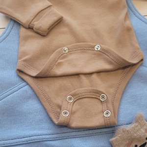 3stylizacja wiosenna chłopiec kurtka spodnie na szelkach ocieplana dresówka dodatki jesień wiosna zim.jpg