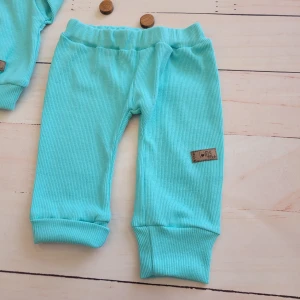 13 cz komplet sweter bluza spodnie czapka niemowlę noworodek elastyczny wyjście ze szpital awyprawka .jpg