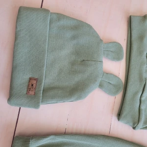 23 cz komplet sweter bluza spodnie czapka niemowlę noworodek elastyczny wyjście ze szpital awyprawka .jpg