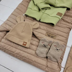 5wyprawka wyjście ze szpitala niemowlę noworodek otulacz do auta do fotelika spacer dres stylizacja w.jpg