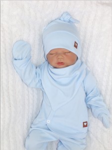 Wyprawka gładka niebieska. Kompletna wyprawka.  Bawełniana wyprawka. Wyprawka do szpitala. Zestaw dla noworodka. Wyprawka na prezent. Wyprawka dla noworodka.
Unikalny komplet.