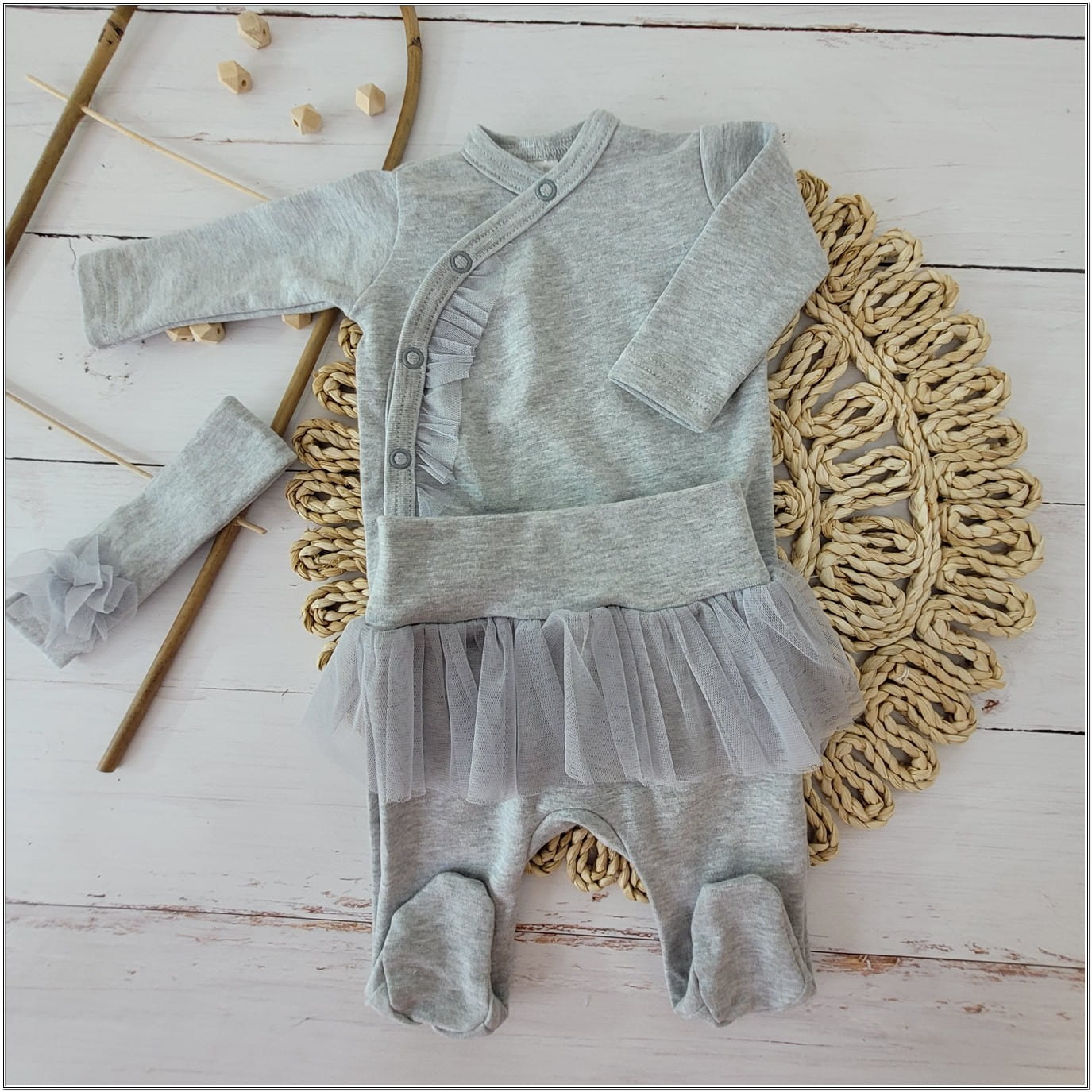 Bawełniany komplet dla dziewczynki z półśpiochami. Zestaw na wyjście ze szpitala dla dziewczynki.