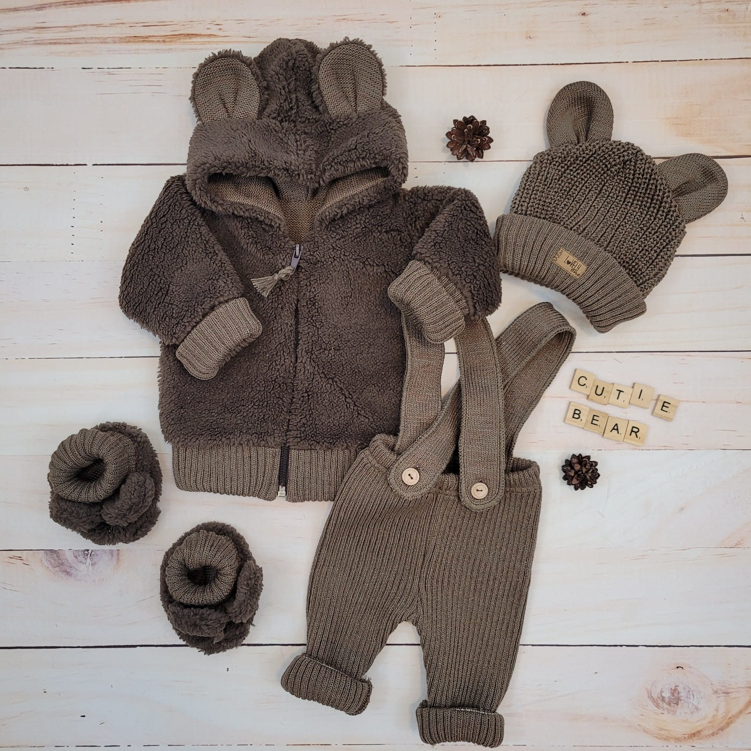 1 4czkomplet Kurteczka misiowa +legginsy włóczkowe+czapka i buciki.jpg