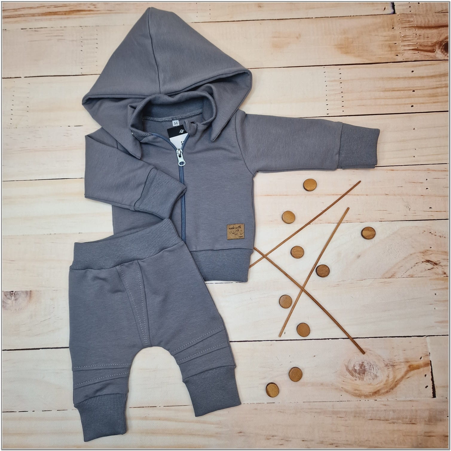 72 dres niemowlęcy z odpinanym kapturem .jpg